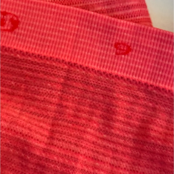 LULULEMON RUN SWIFTLY TECH LONG SLEEVE CREW IN HEATHERED BOOM JUICE - Picture 11 of 12